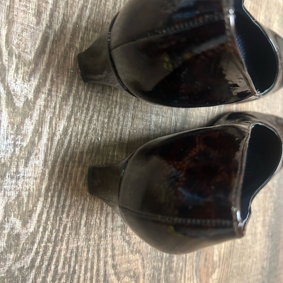 Ara Brown 9.5 NWOT “Luftpolster” Patent Leather Heels printed design underneath - Picture 14 of 16